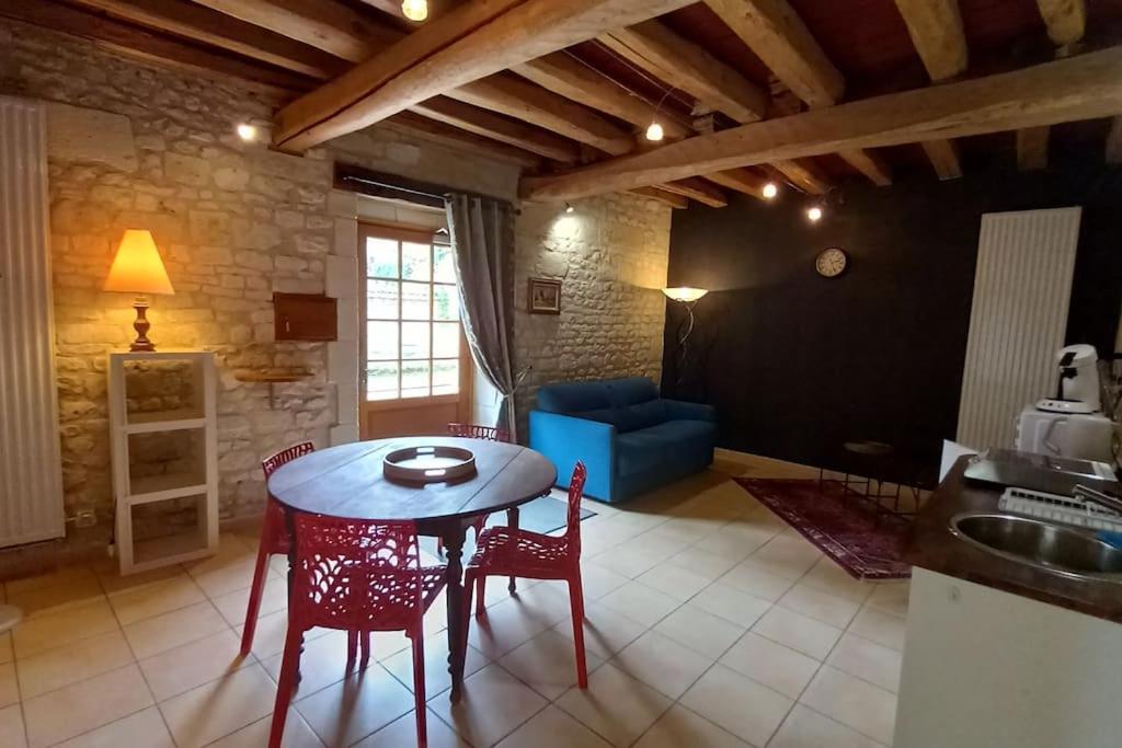 Le Logis De La Tour Villa Loudun Exterior photo